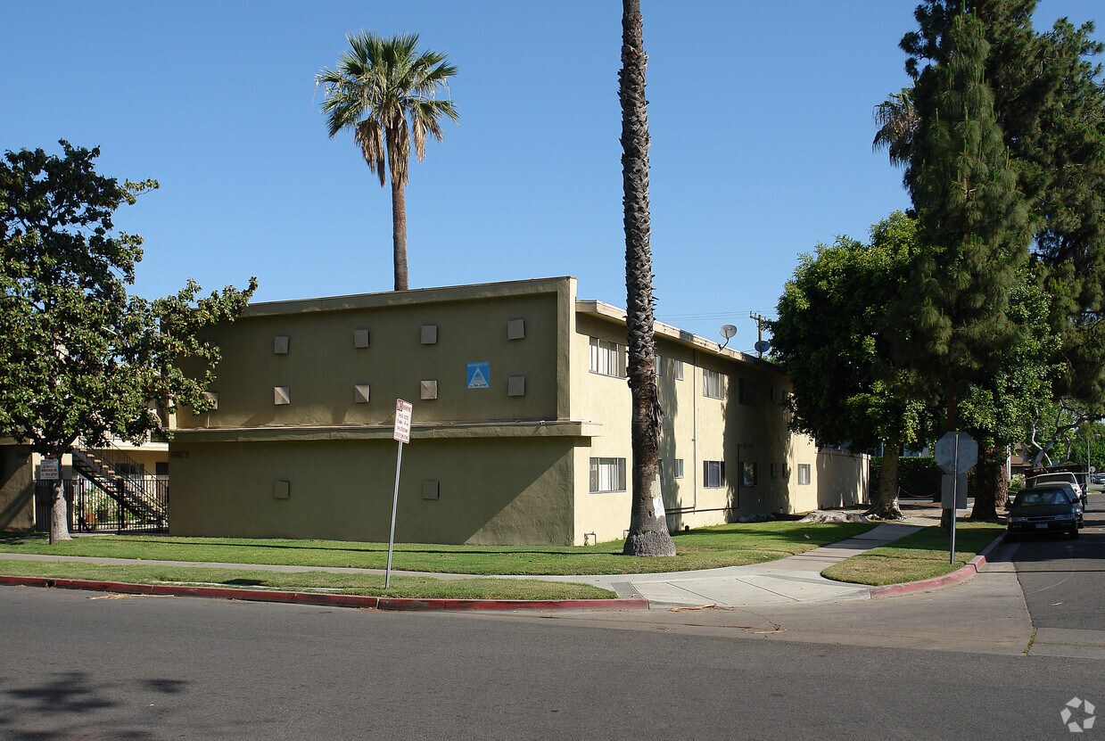 Foto del edificio - 11601 Stuart Dr
