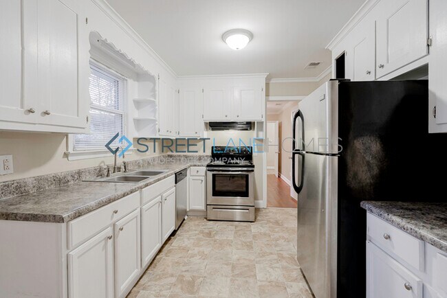 Building Photo - PICK YOUR GIFT OF $200 OFF YOUR FIRST FULL...