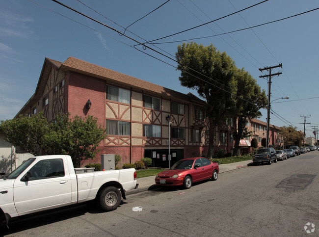 Foto del edificio - London Arms -14100-14030 CHADRON AVE