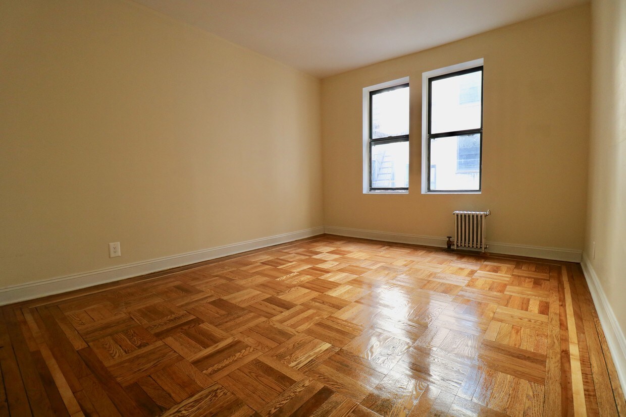 Primary Photo - 641 W 207th St
