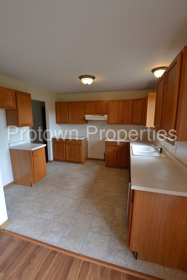 Building Photo - Amazing 3 Bedroom 2 Bathroom House in Godley