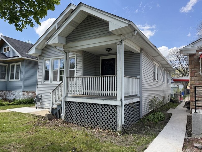 Building Photo - 10108 S State St