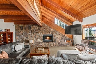 Building Photo - 2055 Faraway Rd