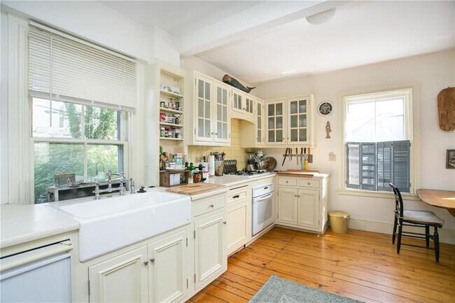 Building Photo - 94 Spring St