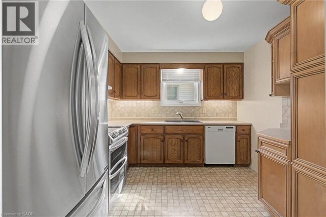 Building Photo - 114 Dovercliffe Rd