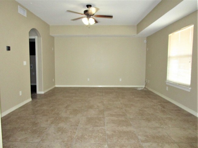 Building Photo - 12912 Hidden Grove Dr