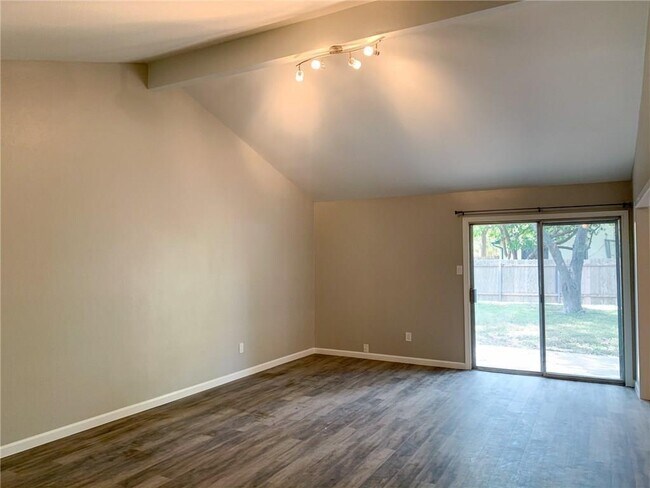 Foto del edificio - 11640 Parkfield Dr