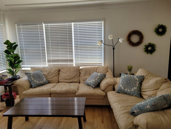 Foto del edificio - 1120 Evans Ave