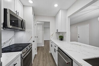 Building Photo - 8939 Gaylord Dr