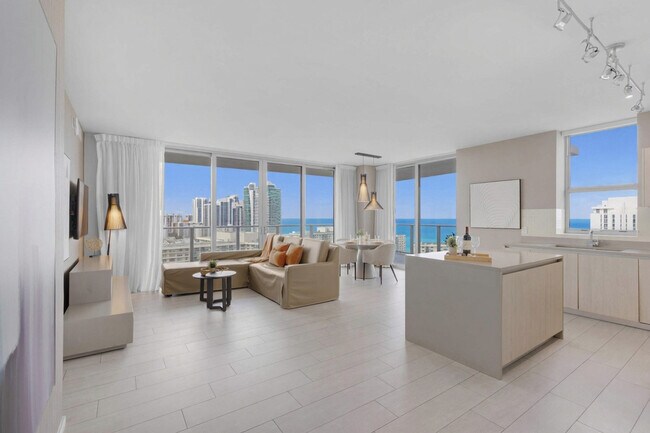 Building Photo - 4010 S Ocean Dr