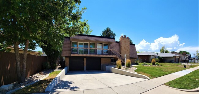 Photo - Murray Gem House