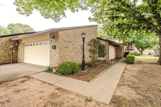 Foto del edificio - 4208 Picasso Dr