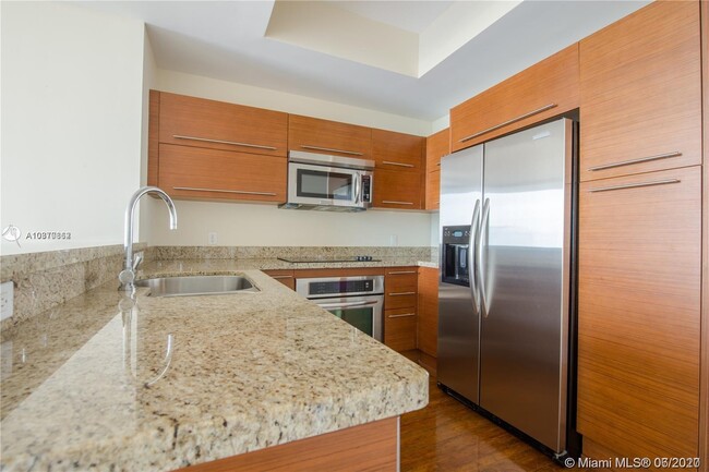 Building Photo - 2681 N Flamingo Rd
