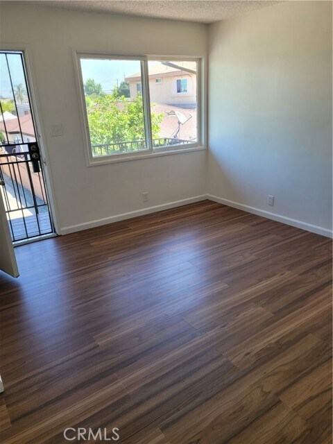 Foto del edificio - 4644 E 56th St