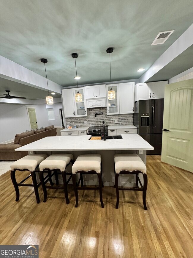 Building Photo - 2618 Meadow Lark Dr