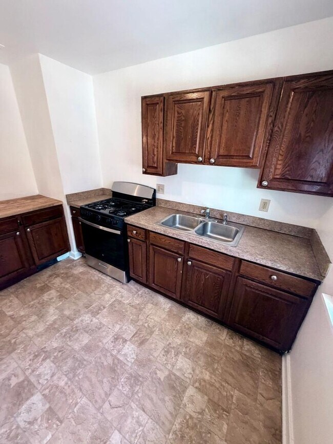 Foto del edificio - 14221 Glenside Rd