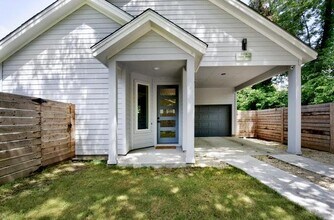 Building Photo - 1114 Linden St