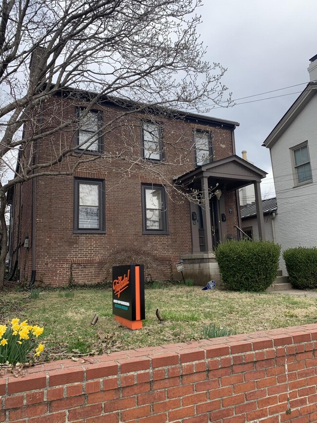 Building Photo - 721 W Main St