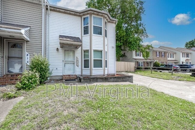 Building Photo - 812 Tuition Ct