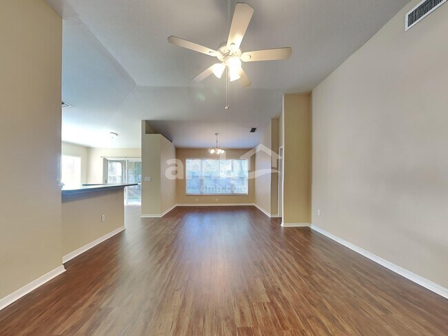 Foto del edificio - 5419 Watson Rd