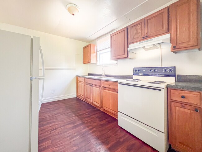 Building Photo - 1231 Greystone Ave