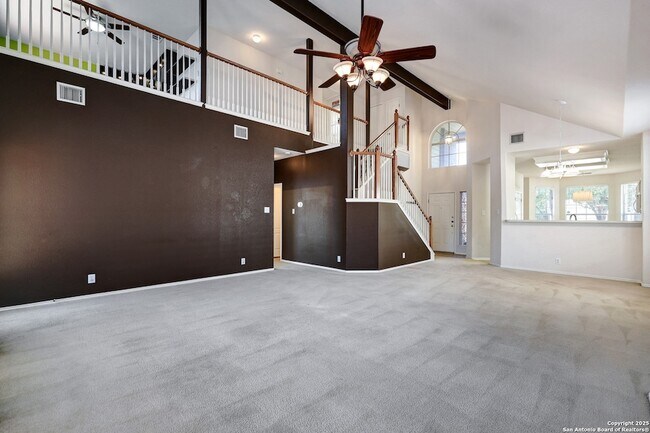 Foto del edificio - 8706 Redwood Bend