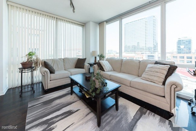 Building Photo - 2 br, 2 bath Condo - 757 N Orleans St Apt 611