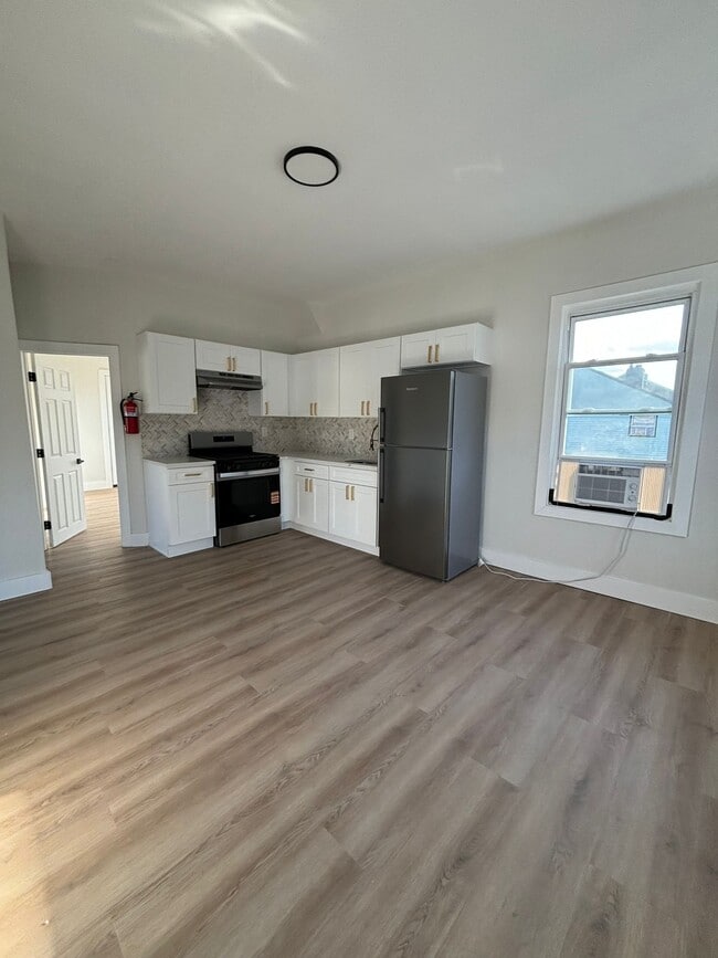 Building Photo - 49 Rosehill Pl