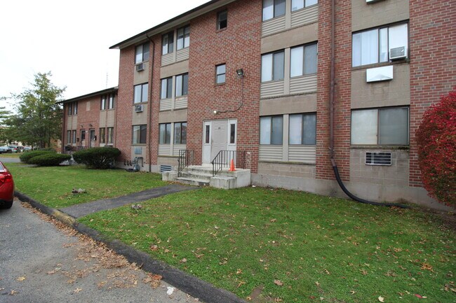 Foto del edificio - 20 Henderson Dr