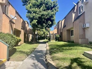 Foto del edificio - 8733 Lake Murray Blvd