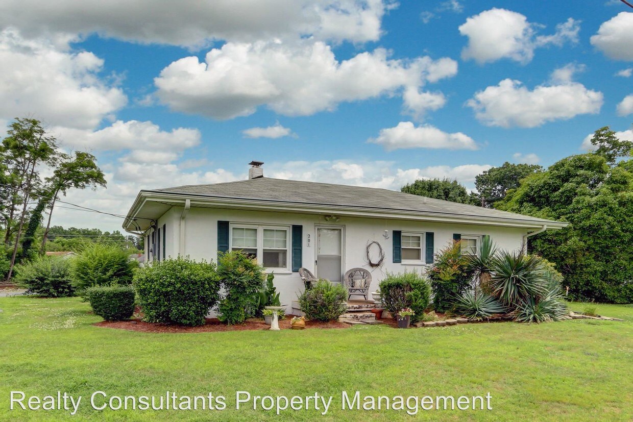 201 S Bunker Hill Rd, Colfax, NC 27235