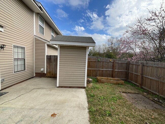 Foto del edificio - 3924 Miramar Ct