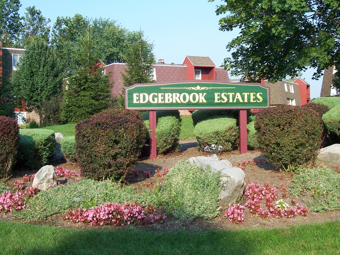 Primary Photo - Edgebrook Estates