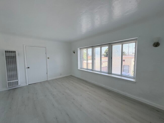 Building Photo - 6115 Riverside Ave