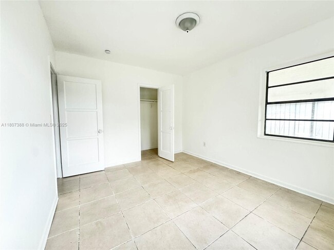 Foto del edificio - 1200 NW 37th Ave