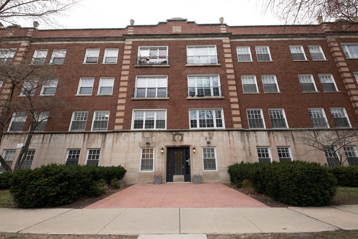Primary Photo - 1008 Hinman Ave