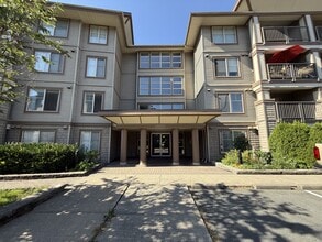 Building Photo - 45559-45559 Yale Rd