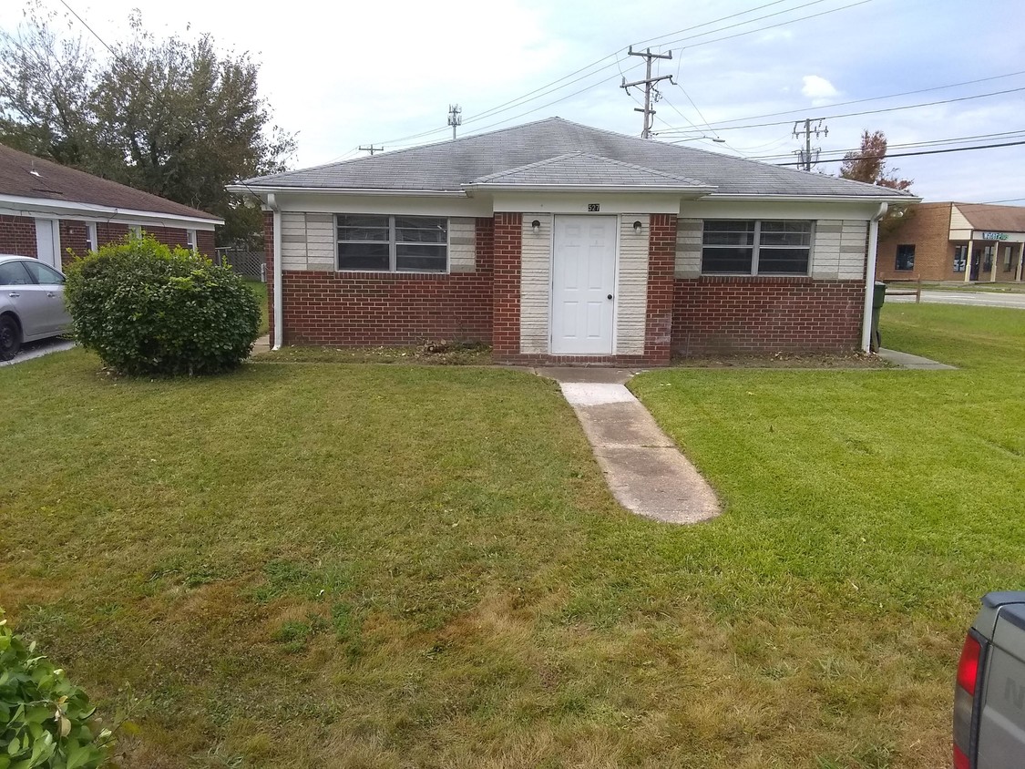 Primary Photo - 527 Glenrock Rd