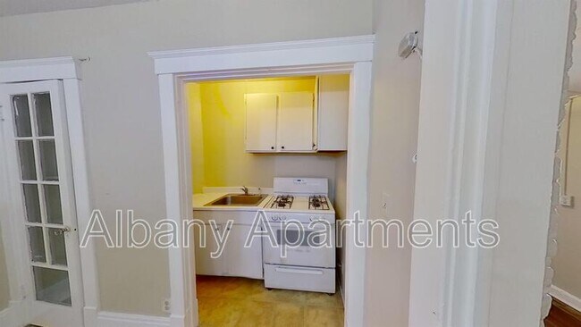 Foto del edificio - 566 Park Ave