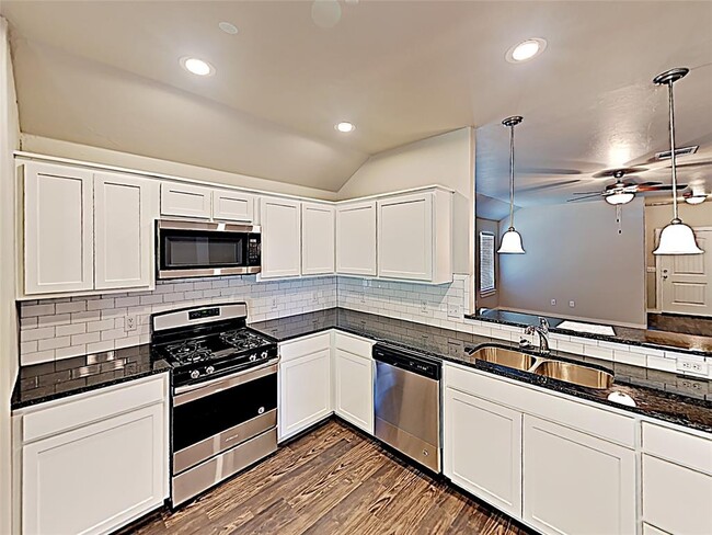 Building Photo - 1045 Creek Side Dr