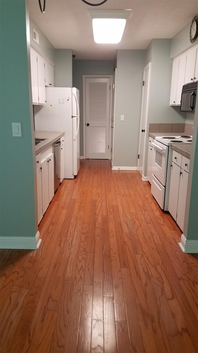 Foto del edificio - 1160 Village Creek Ln