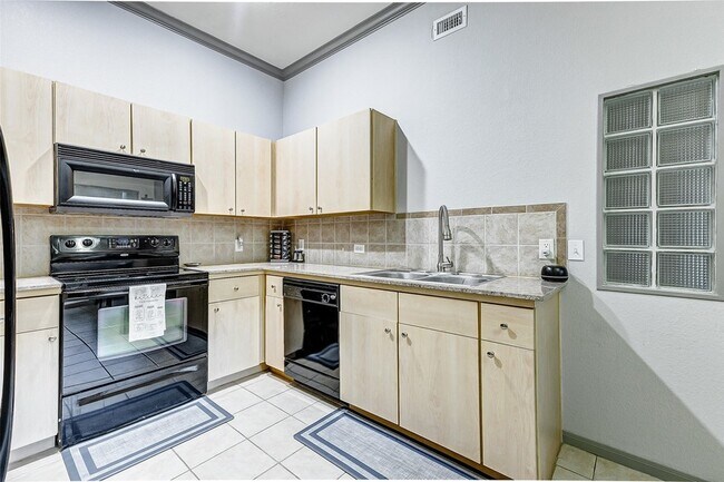 Foto del edificio - 1441 East Street Unit 108