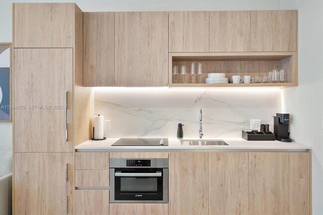 Building Photo - 11 NE 6th St