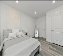 Building Photo - 585 Essex St