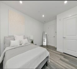 Building Photo - 585 Essex St