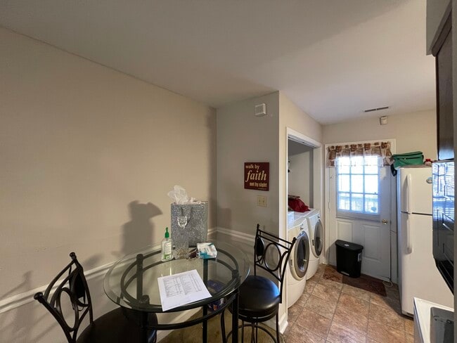 Kitchen - 2622 MASONBORO CT