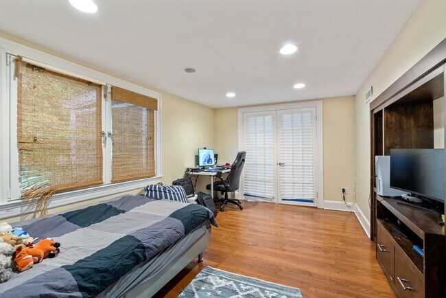 Foto del edificio - 580 Dedham St