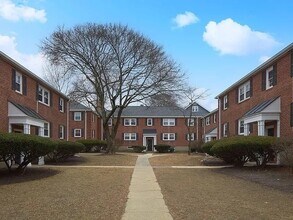 Building Photo - 932 Massachusetts Ave