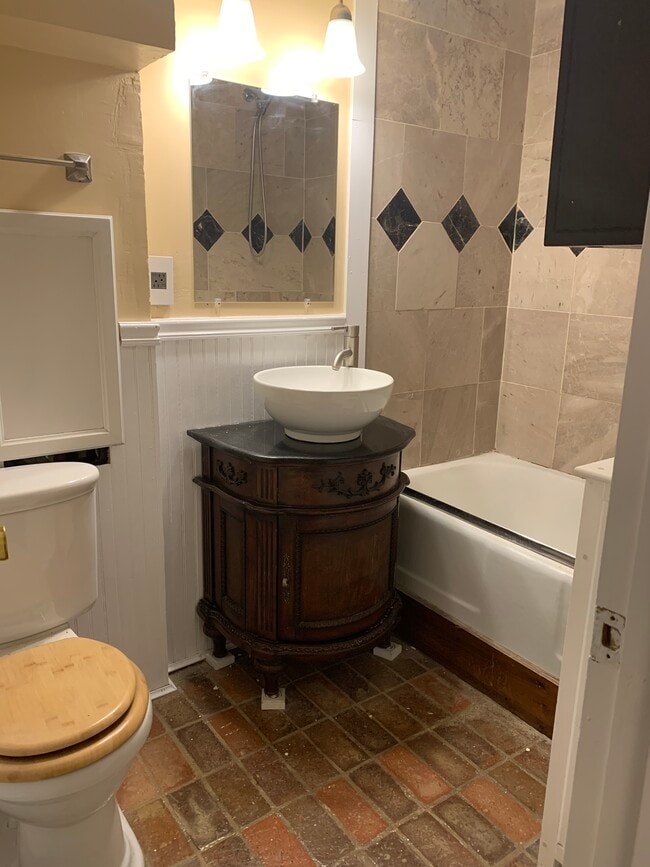 Foto del edificio - 655 Kilmer St