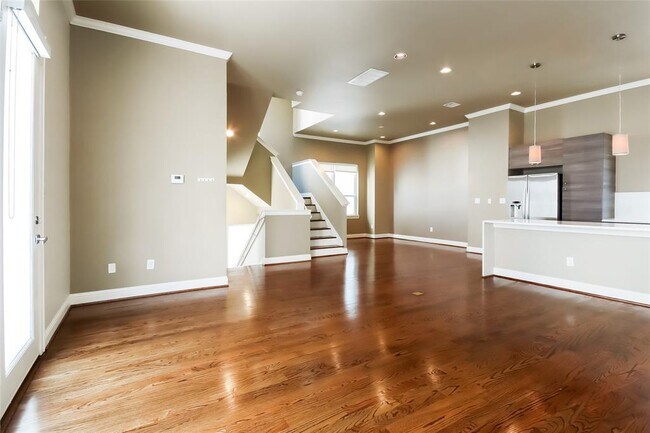 Building Photo - 1709 Goliad St